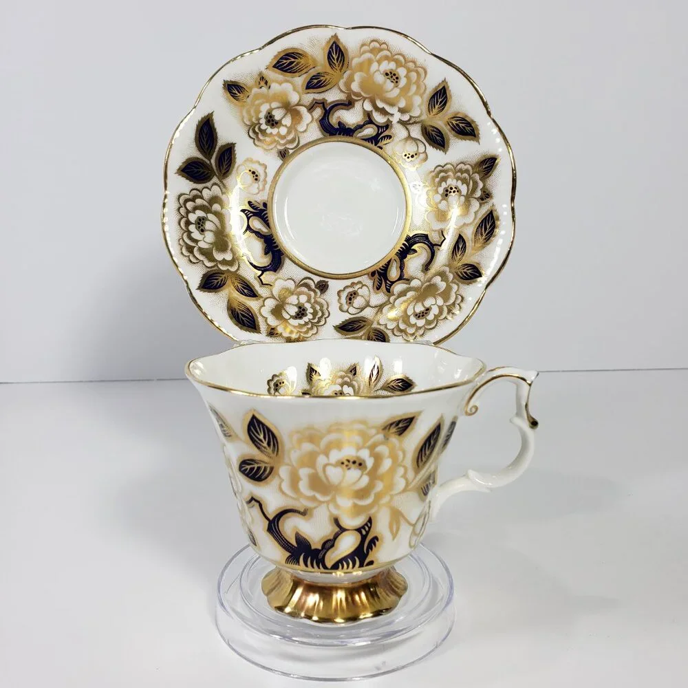 Royal Albert Vintage China Gold Trim Tea Cup Saucer, Excellent Condition - Picture 2 of 9